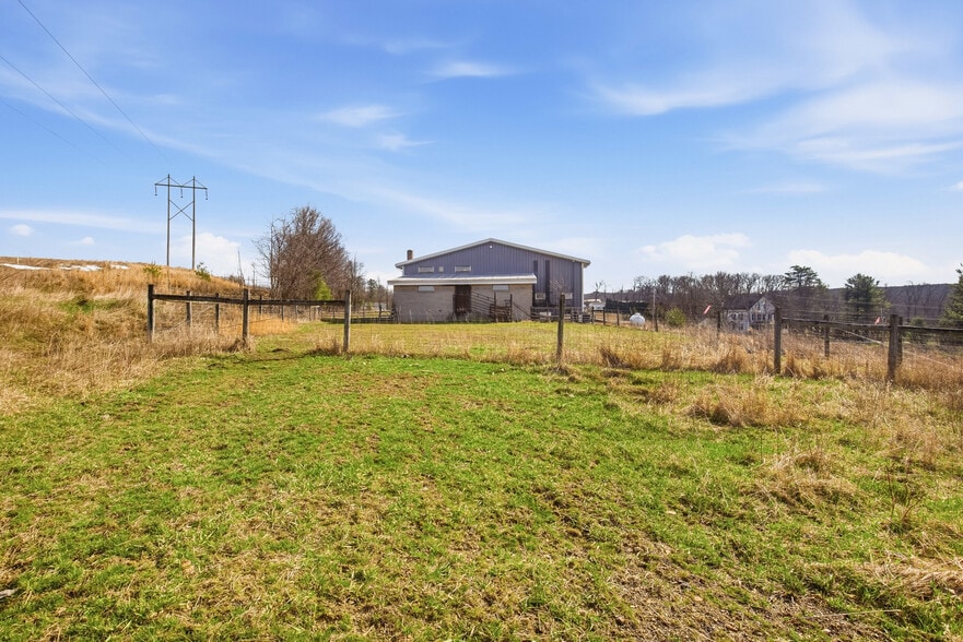 More Photos Of 1908 Water Level Rd, Somerset Specialty For Sale