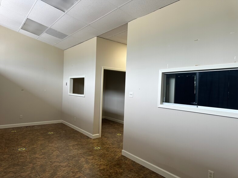 More Photos Of 3865-3877 Winchester Rd, Memphis Storefront For Lease