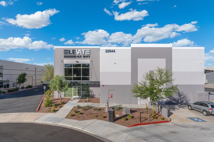 More Photos Of 22644 N 17th Ave, Phoenix Airplane Hangar For Sale