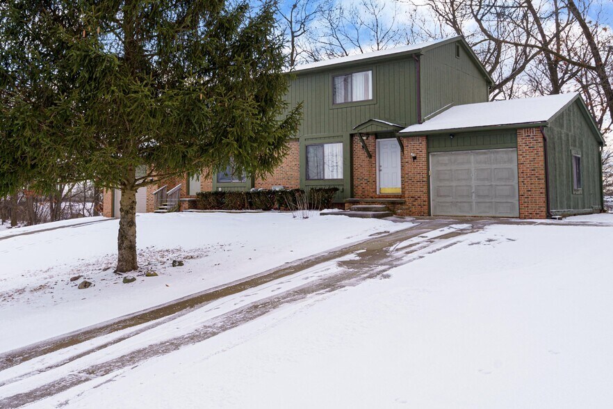 More Photos Of 223 Summit Rdg, White Lake Apartments For Sale