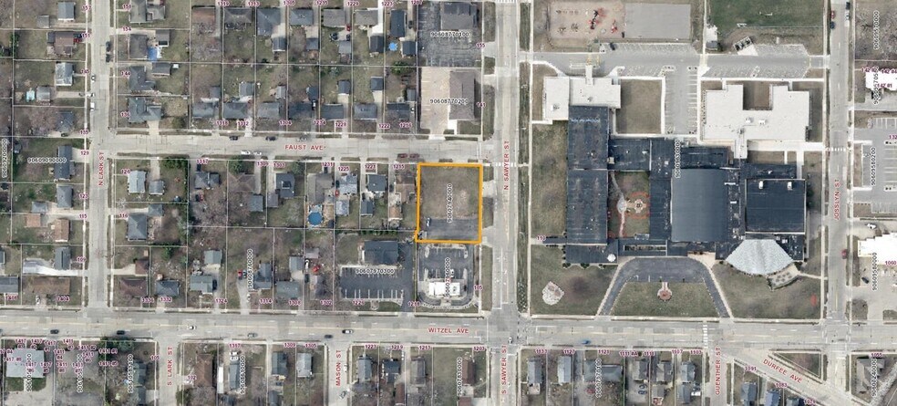 More Photos Of 123 N Sawyer St, Oshkosh Land For Sale