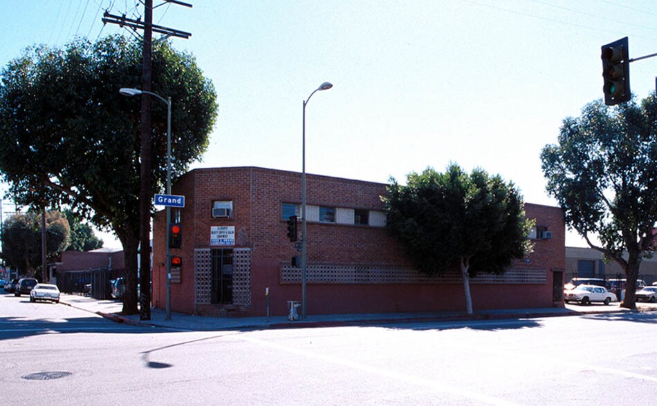 Primary Photo Of 3000 S Grand Ave, Los Angeles Warehouse For Lease