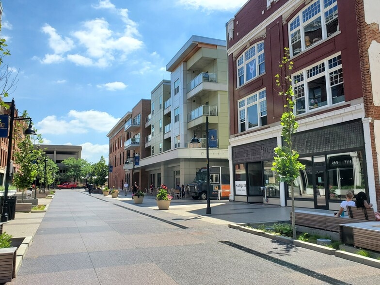 More Photos Of 111 W Columbia St, Fort Wayne Storefront For Lease