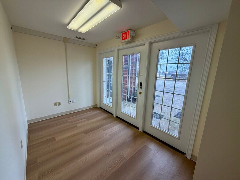 More Photos Of 102 Manor Ave, Bardstown Office For Lease