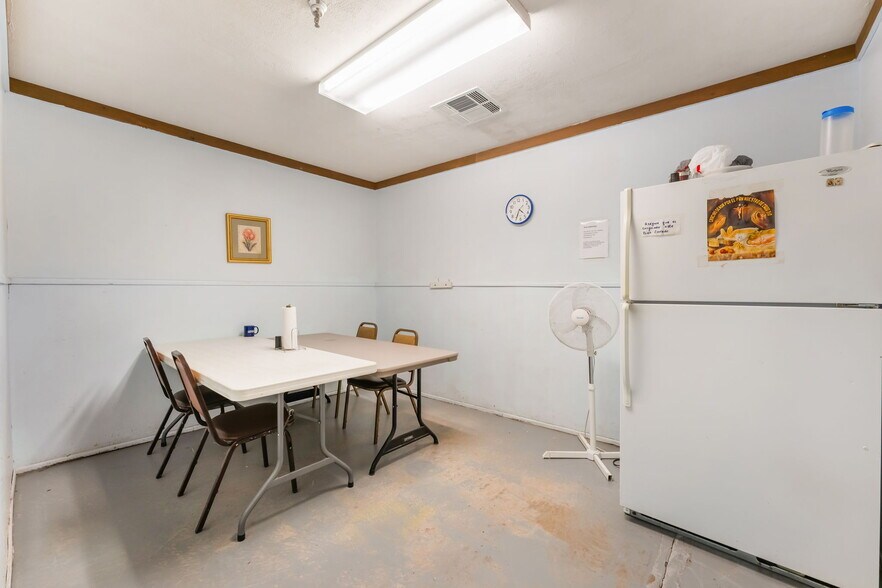 More Photos Of 480 Pat Ave, Overton Industrial For Sale