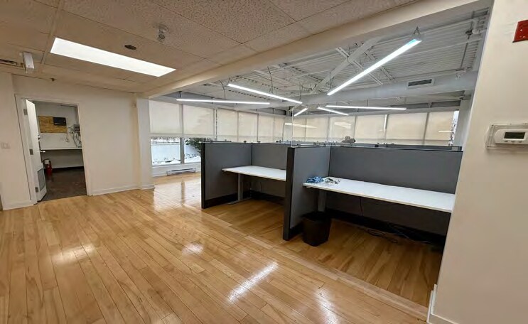 More Photos Of 21-23 Kodiak Cres, Toronto Warehouse For Lease