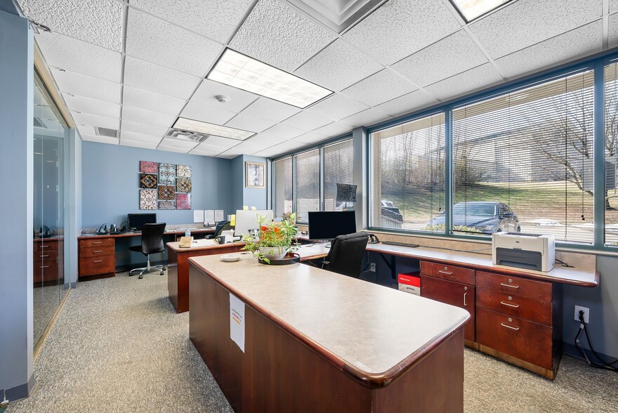 More Photos Of 112 Center Ct, Clarksville Office Residential For Sale