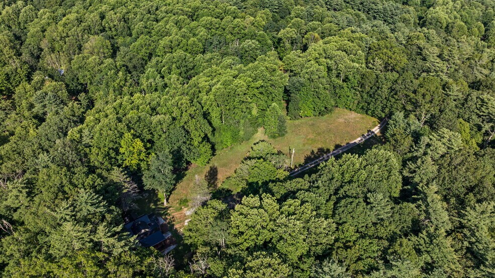 More Photos Of 122 Highlands View Rd, Highlands Specialty For Sale