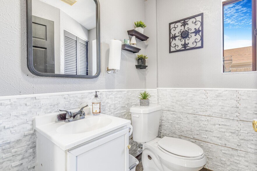 More Photos Of 5855 Quebec St, Commerce City Auto Repair For Sale