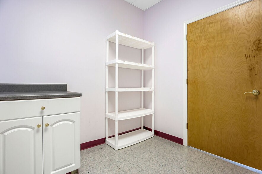 More Photos Of 43 Office Park Dr, Jacksonville Medical For Lease