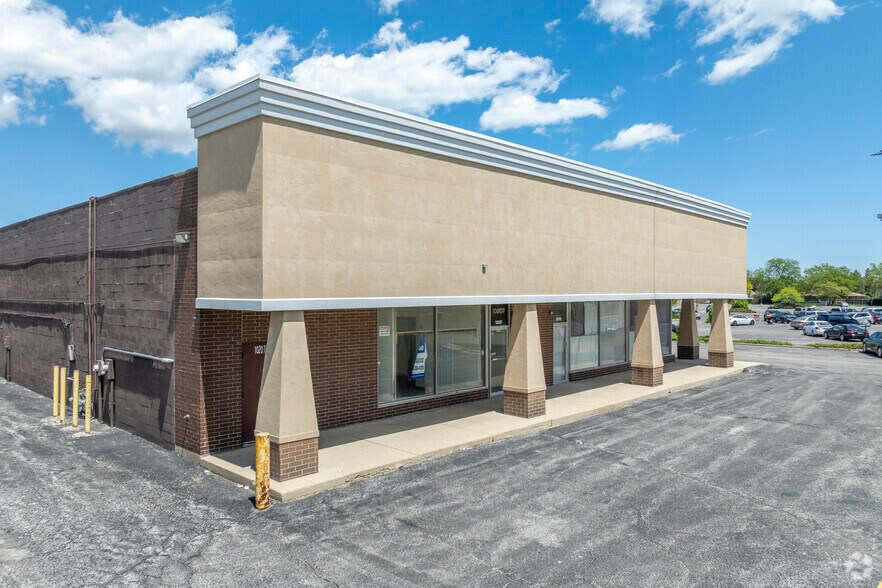 More Photos Of 10207 Grand Ave, Franklin Park Freestanding For Lease