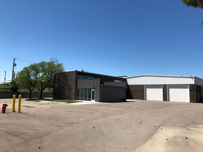 Primary Photo Of 21375 Telegraph Rd, Southfield Warehouse For Lease
