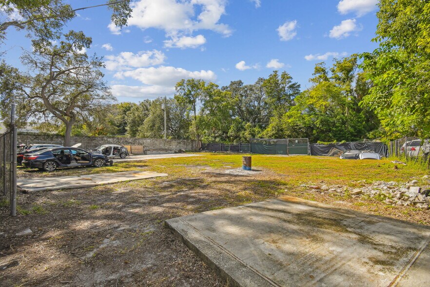 More Photos Of 6432 N Orange Blossom Trl, Orlando Auto Dealership For Sale
