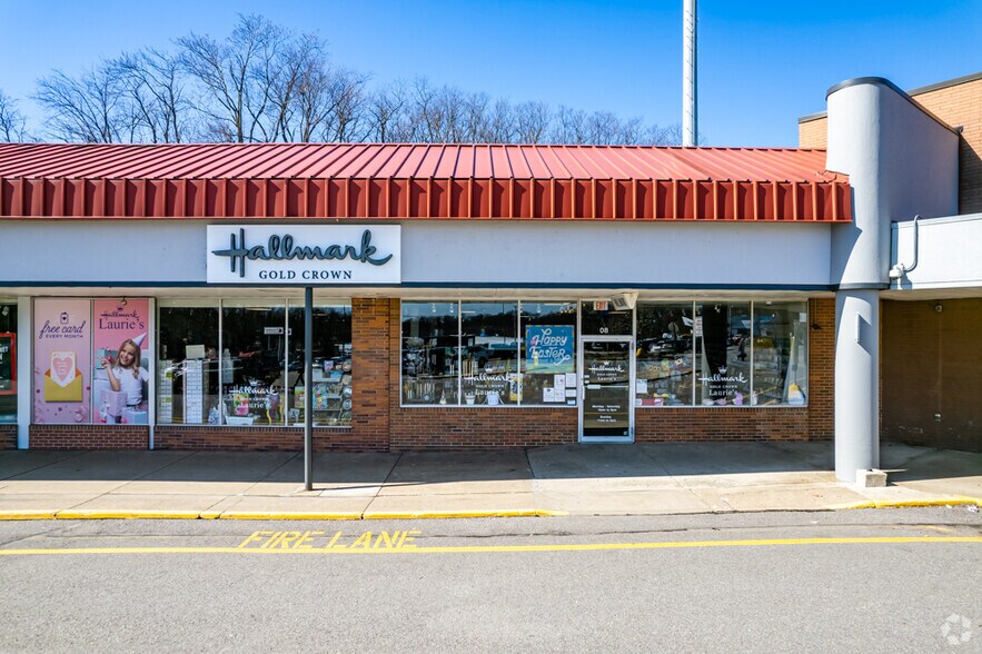 More Photos Of 5920-5990 University Blvd, Coraopolis Unknown For Lease