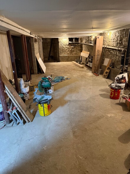 More Photos Of 389 2nd Ave, New York Storefront Retail Office For Lease