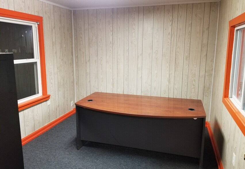 More Photos Of 2161 N Rand Rd, Palatine Auto Dealership For Sale