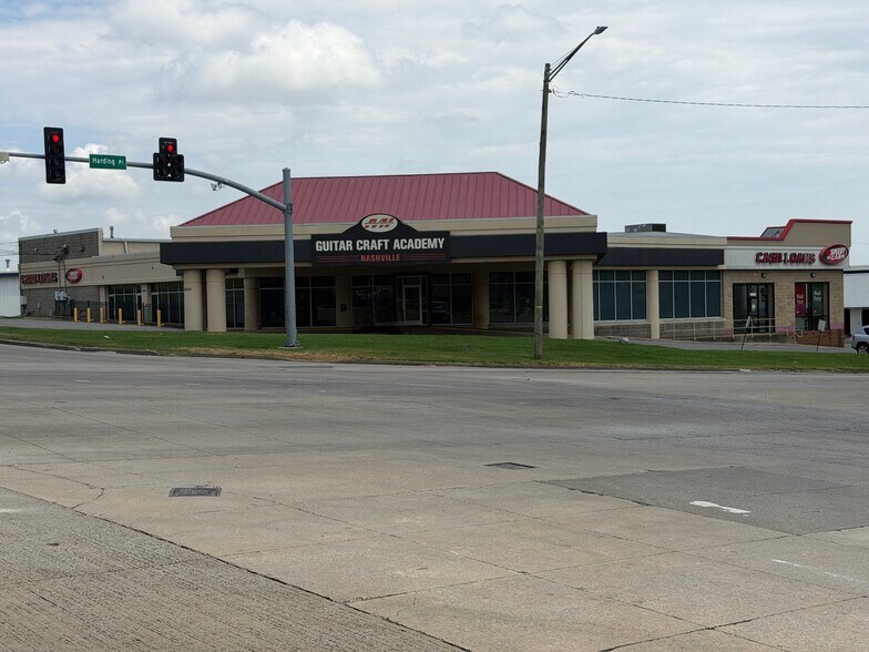 More Photos Of 5000 Harding Pl, Nashville Showroom For Lease