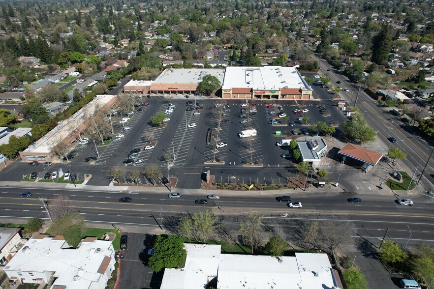 More Photos Of 4949-4955 Marconi Ave, Carmichael General Retail For Sale