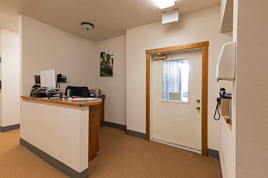 More Photos Of 401 W Main St, Stevensville Medical For Sale