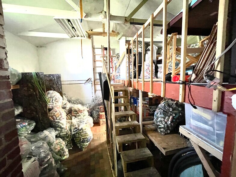 More Photos Of 9 Ontario St, Liberty Freestanding For Sale