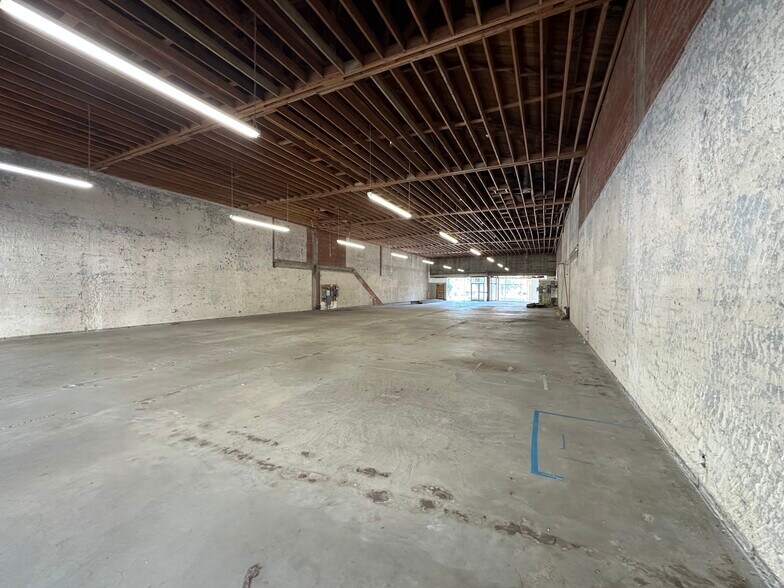 More Photos Of 396-400 S Lake Ave, Pasadena Storefront For Sale