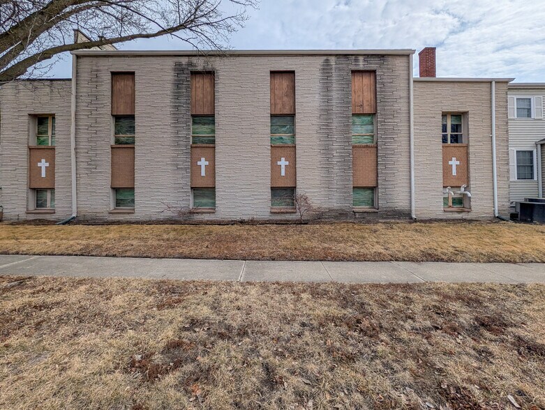 More Photos Of 109 S Washington St, Rochelle Religious Facility For Sale