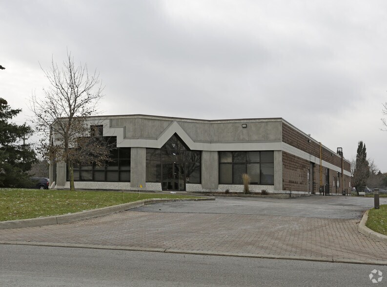 More Photos Of 745 Bridge St, Waterloo Office For Lease