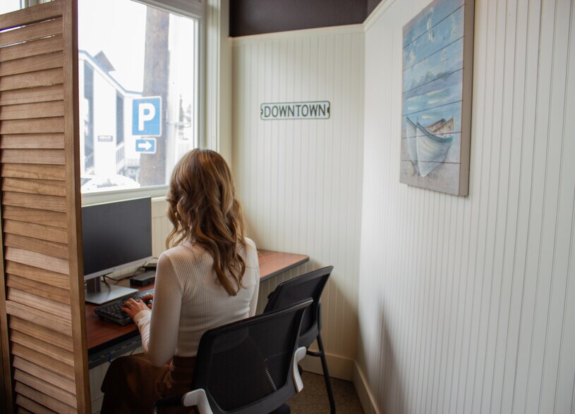 More Photos Of 19089 Jensen Way, Poulsbo Office For Sale