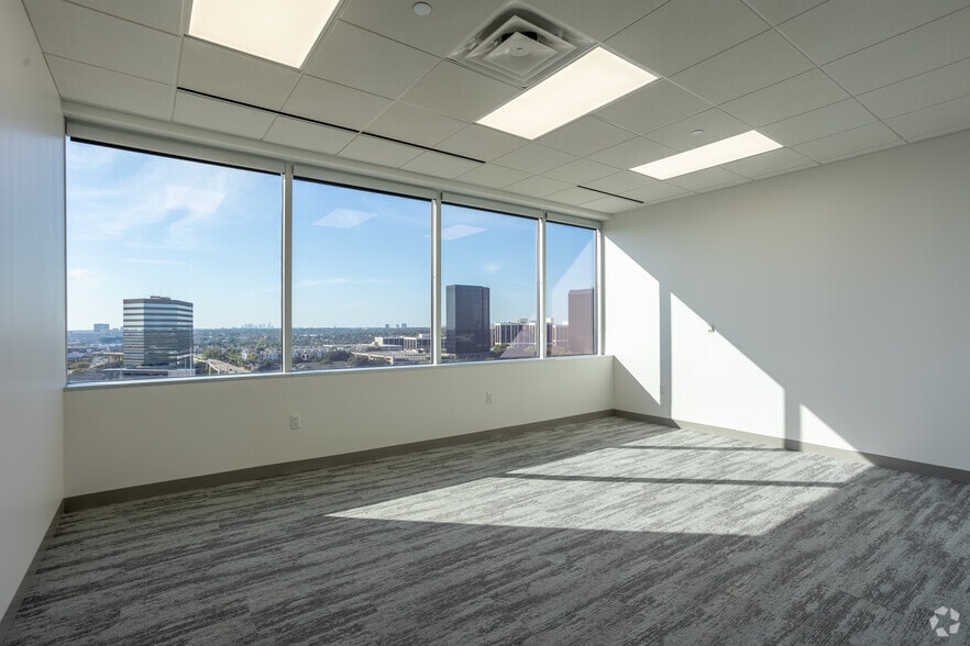More Photos Of 12400 Coit Rd, Dallas Office For Lease