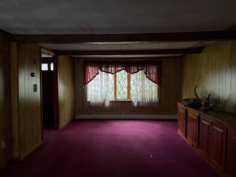 More Photos Of 137 Southbridge Rd, Charlton Warehouse For Sale