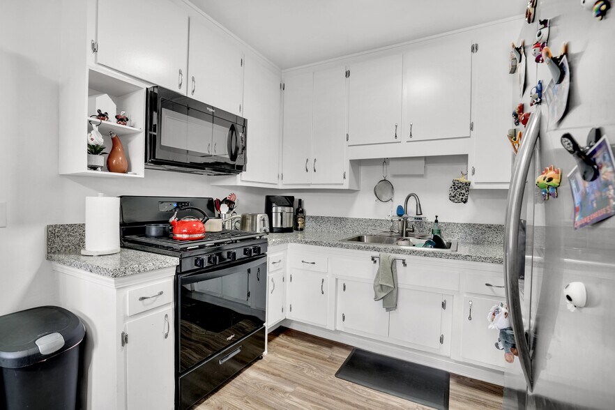 More Photos Of 6225 Reseda Blvd, Tarzana Apartments For Sale