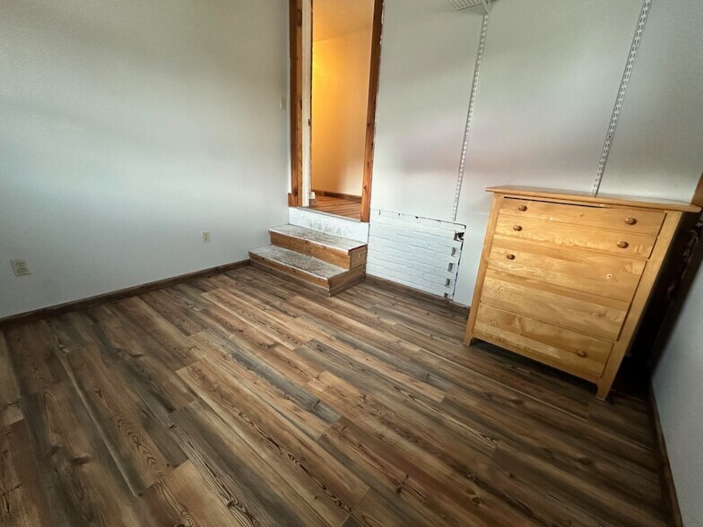 More Photos Of 47 W Bridge St, Oswego Storefront Retail Residential For Sale