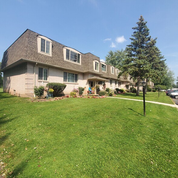 More Photos Of 261 Beattie Ave, Lockport Apartments For Sale