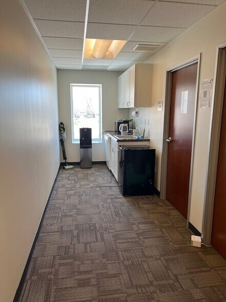 More Photos Of 1035 Coffman St, Longmont Office For Sale