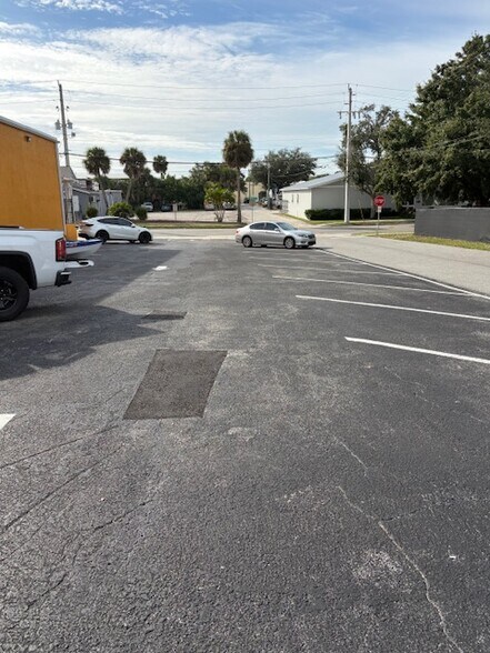More Photos Of 238 Peachtree St, Cocoa Freestanding For Lease