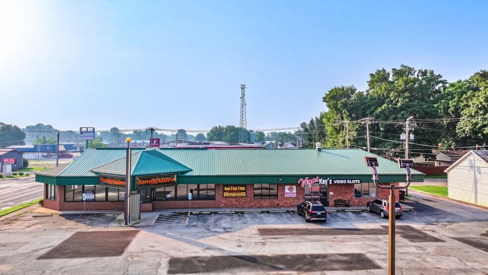 More Photos Of 429 Keokuk St, Lincoln General Retail For Lease