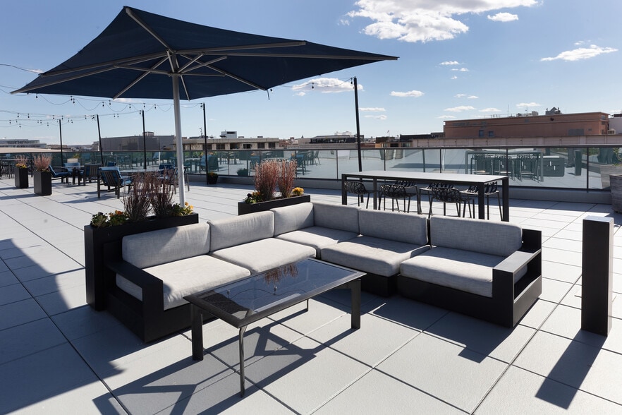 More Photos Of 733 10th St NW, Washington Office For Lease