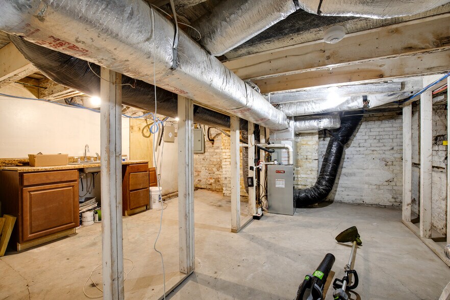 More Photos Of 2608 E Marshall St, Richmond Apartments For Sale