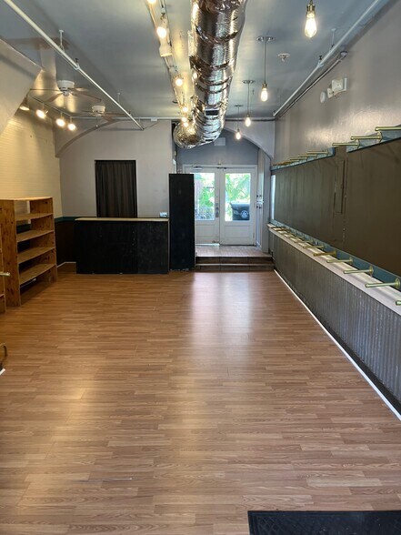 More Photos Of 96 N Market St, Charleston Storefront Retail Residential For Sale