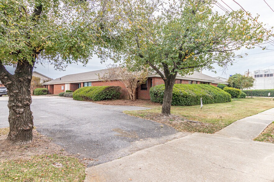 More Photos Of 398 Hart Street, Monroe Medical For Lease