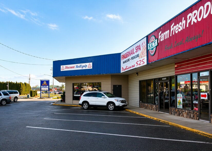 Primary Photo Of 45660 Airport Rd, Chilliwack General Retail For Sale