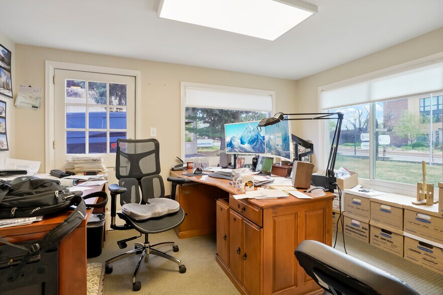 More Photos Of 1979 W Littleton Blvd, Littleton Office Residential For Sale