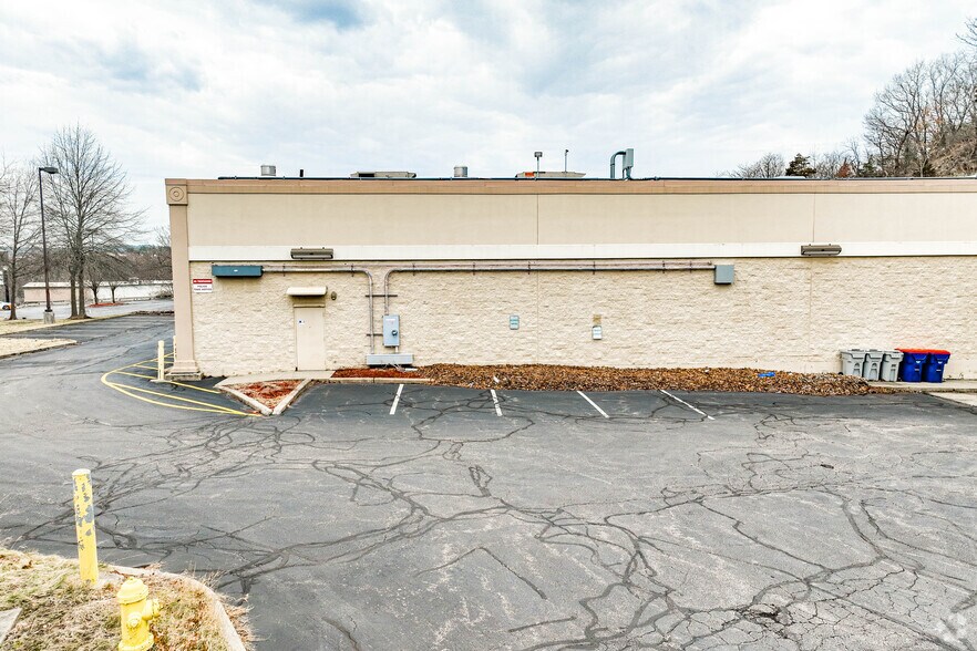 More Photos Of 160 Granite Ave, Braintree Freestanding For Sale