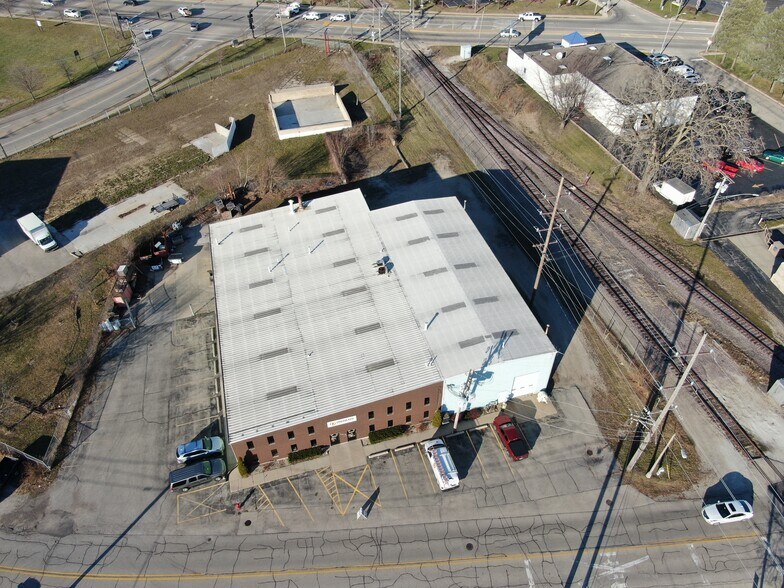 Primary Photo Of 4012 Main St, Mchenry Warehouse For Sale
