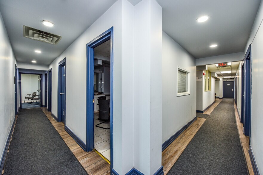 More Photos Of 1300 Steeles Ave E, Brampton Office For Lease