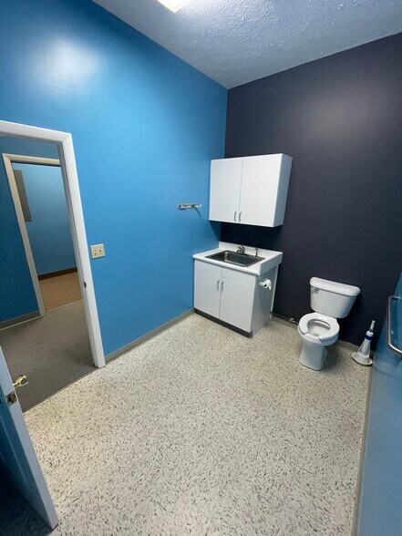 More Photos Of 7937 Rhea County Hwy, Dayton Storefront Retail Office For Lease