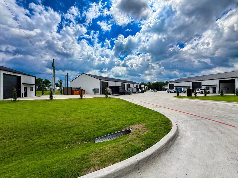 More Photos Of 705 Private Road 5939, Lavon Light Distribution For Lease