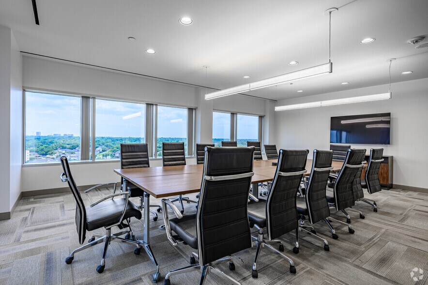 More Photos Of 10440 N Central Expy, Dallas Office For Sale