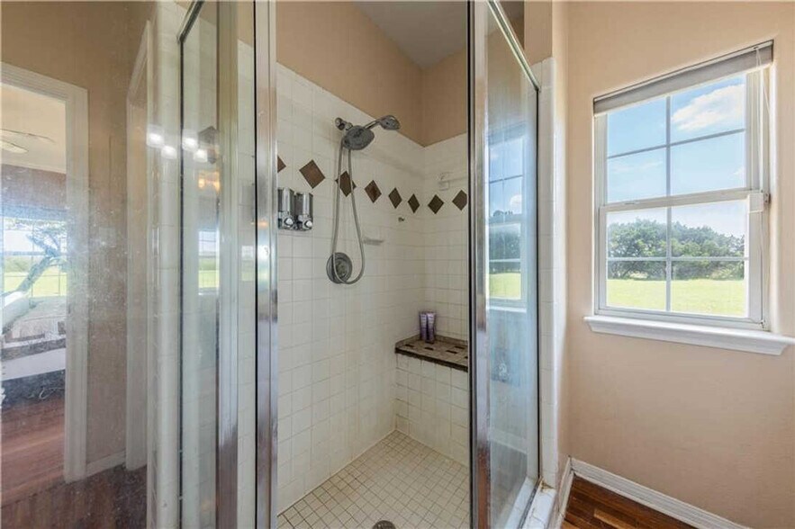 More Photos Of 101 Oakwood Trl, Cedar Park Light Distribution For Lease