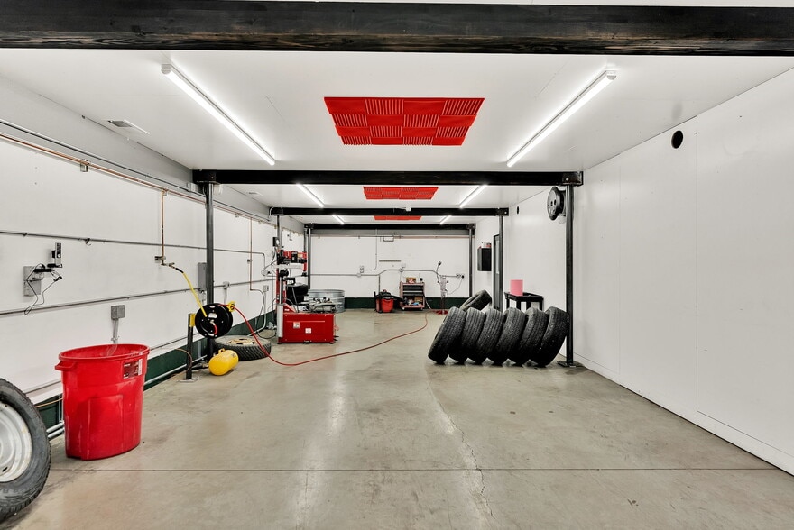 More Photos Of 11445 N Reed Rd, Hayden Warehouse For Lease